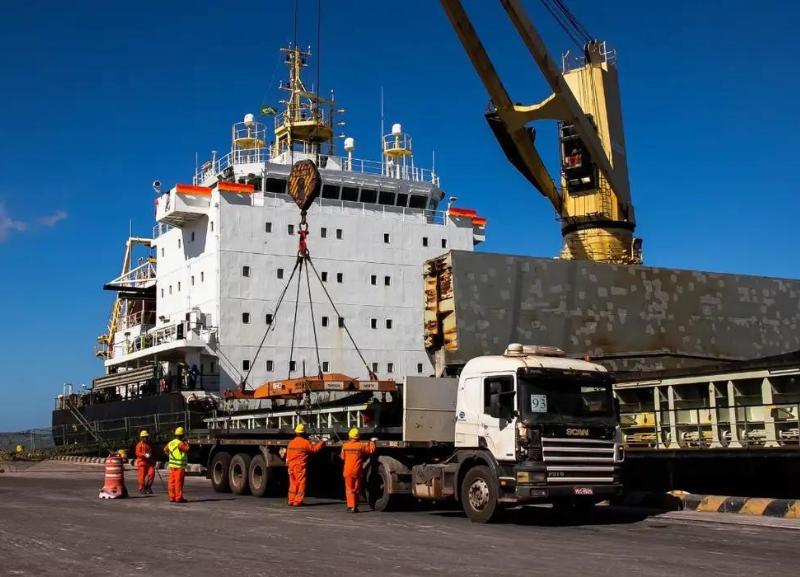Port cargo operation